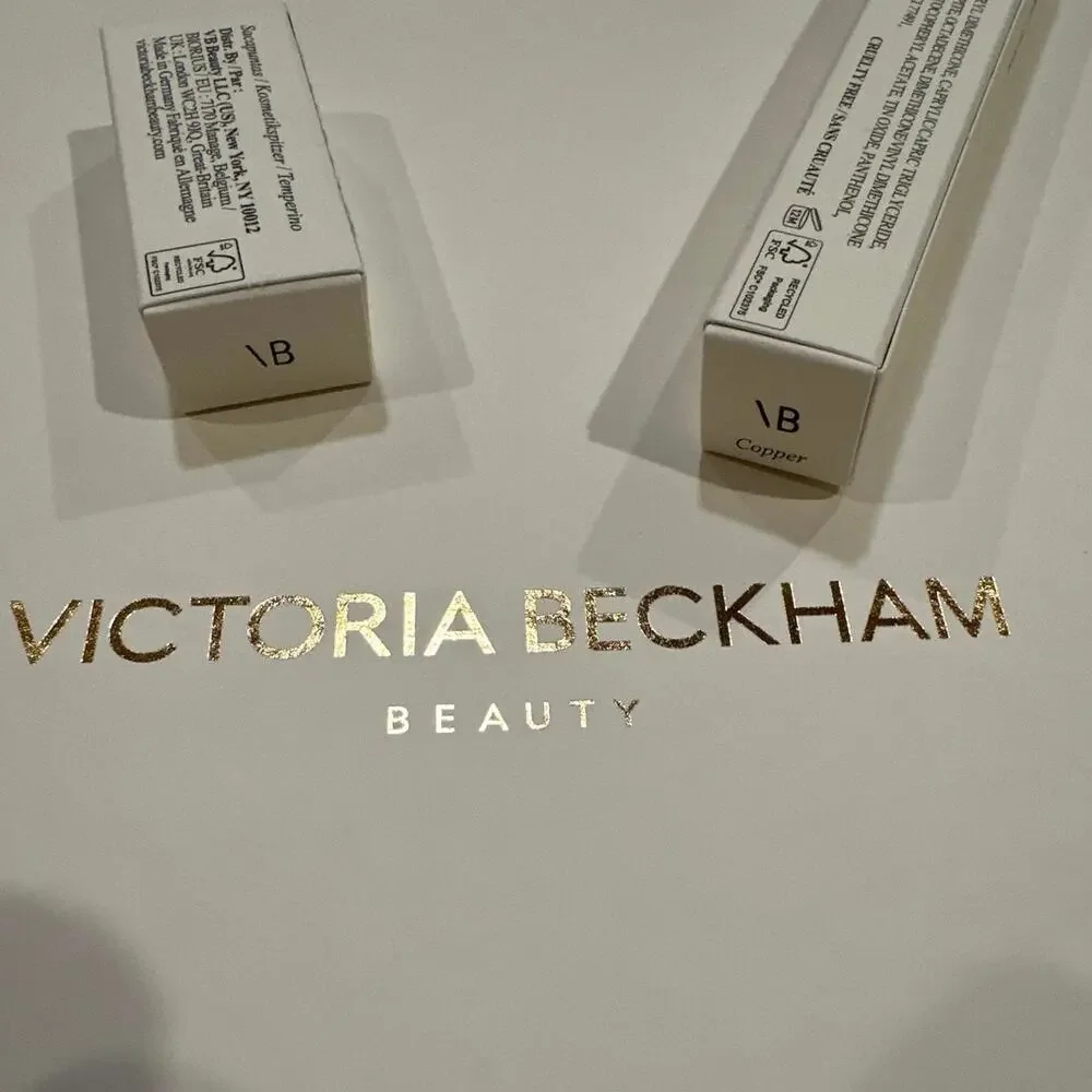 New in box Victoria Beckham satin kajal liner in copper with sharpener